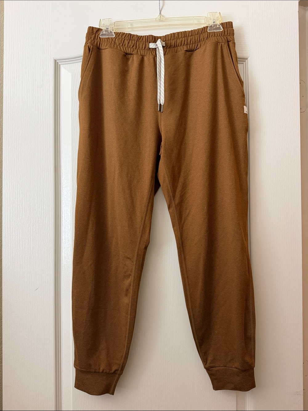 Vuori Brown Women’s Jogger Sweatpants with Drawstring